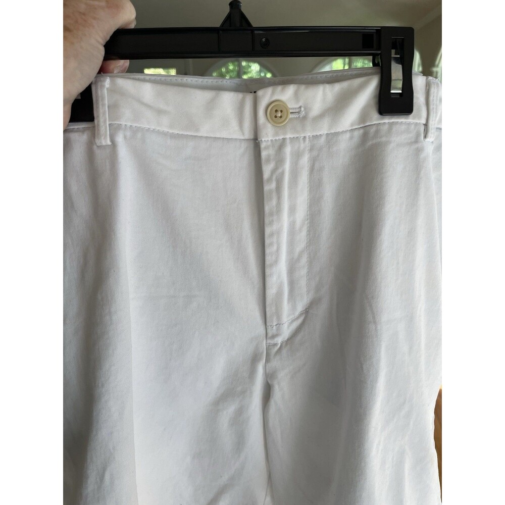 IZOD Saltwater Stretch Flat Front Shorts Bright White Mens 36 NWT MSRP $60